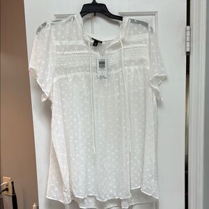 NWT Torrid Shear White Pleated Short Sleeve Blouse with Bib Collar